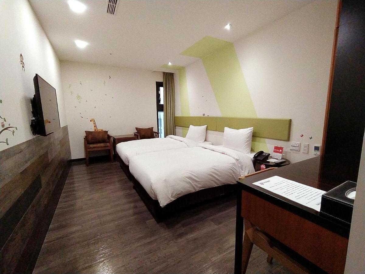 Hotel J Taoyuan Pingzhen Eksteriør billede