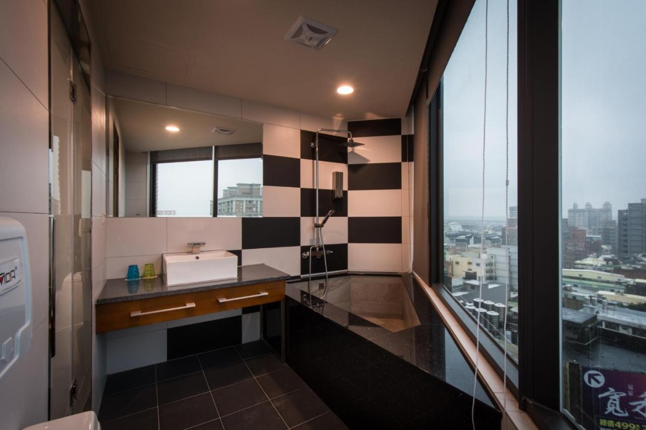 Hotel J Taoyuan Pingzhen Eksteriør billede