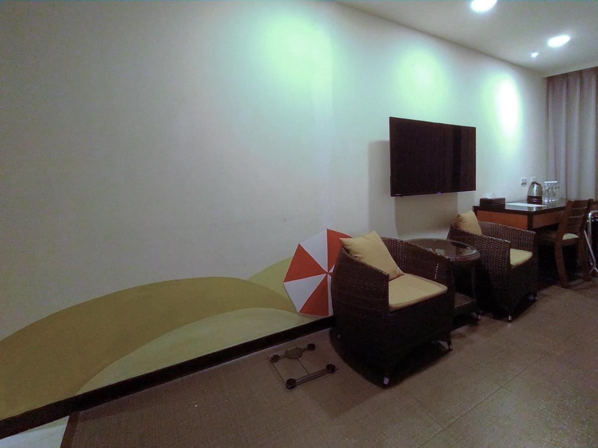 Hotel J Taoyuan Pingzhen Eksteriør billede