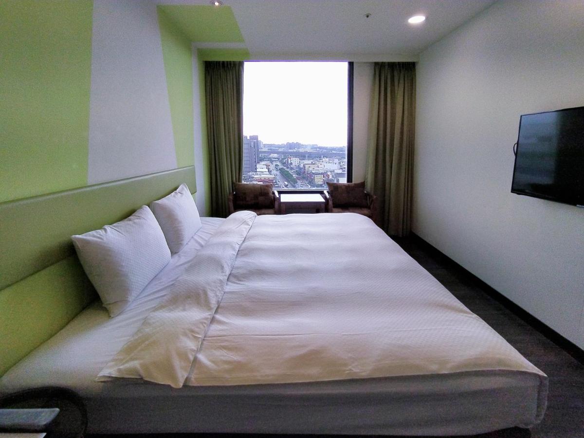 Hotel J Taoyuan Pingzhen Eksteriør billede