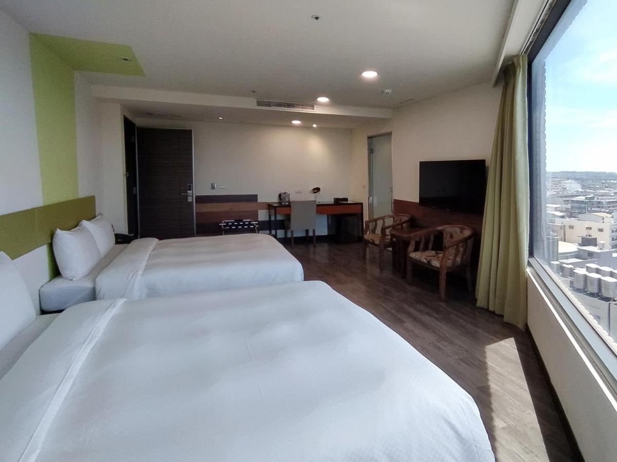 Hotel J Taoyuan Pingzhen Eksteriør billede