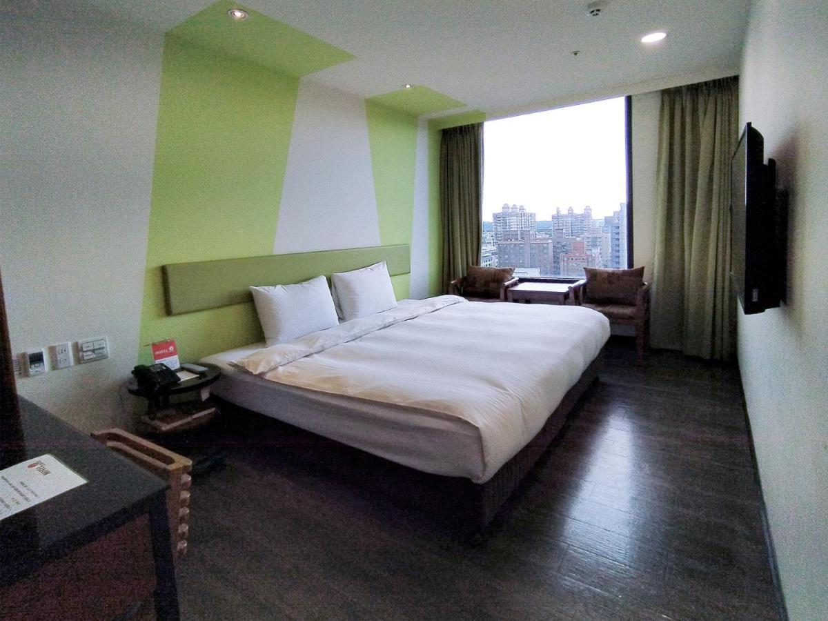 Hotel J Taoyuan Pingzhen Eksteriør billede