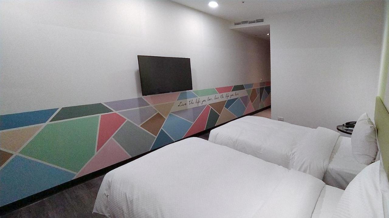 Hotel J Taoyuan Pingzhen Eksteriør billede