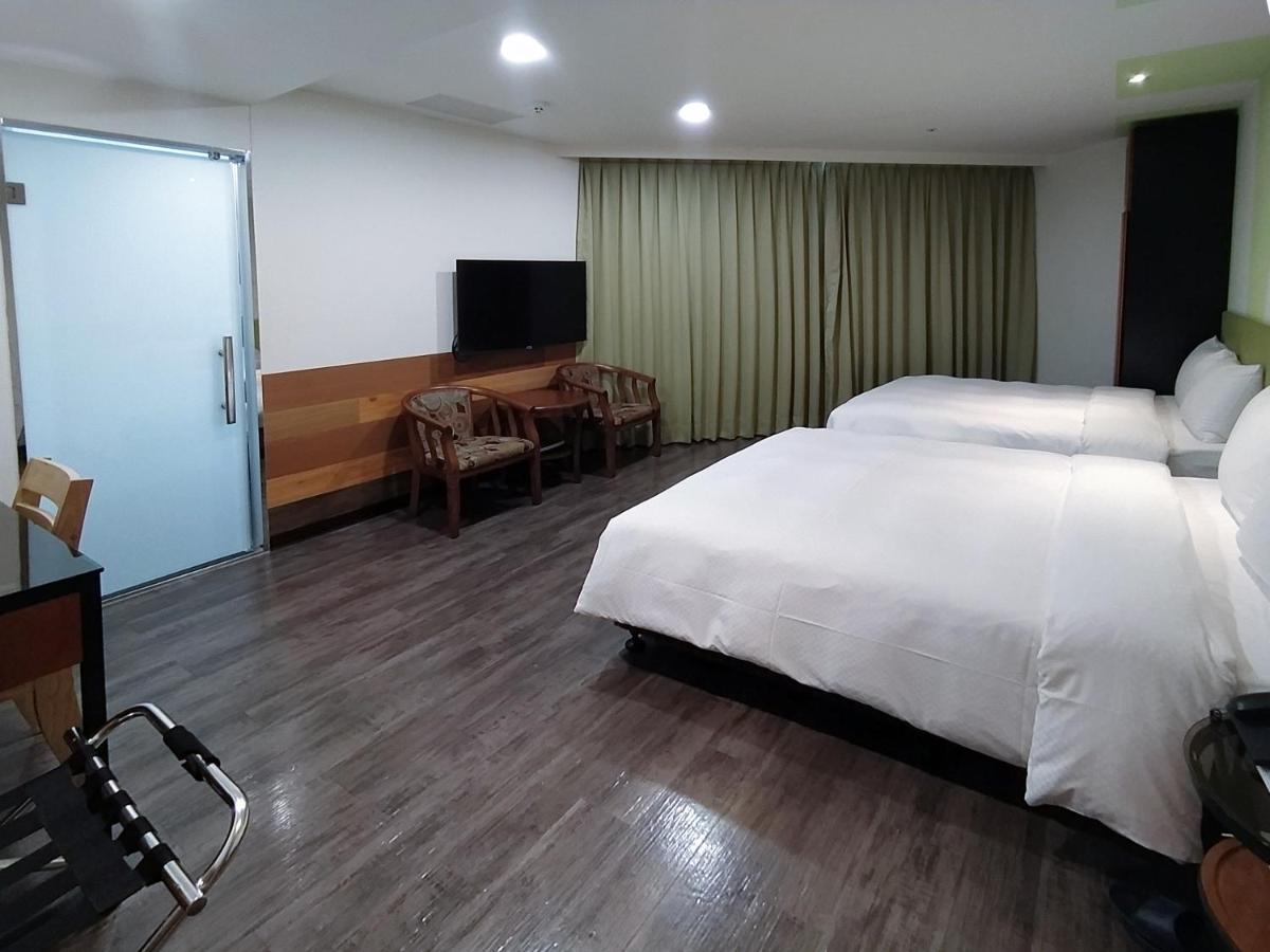 Hotel J Taoyuan Pingzhen Eksteriør billede