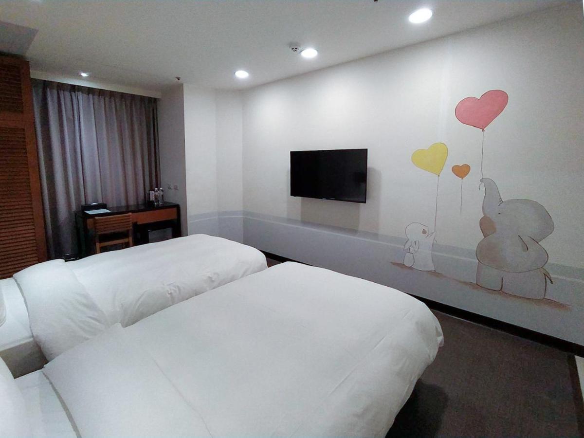 Hotel J Taoyuan Pingzhen Eksteriør billede