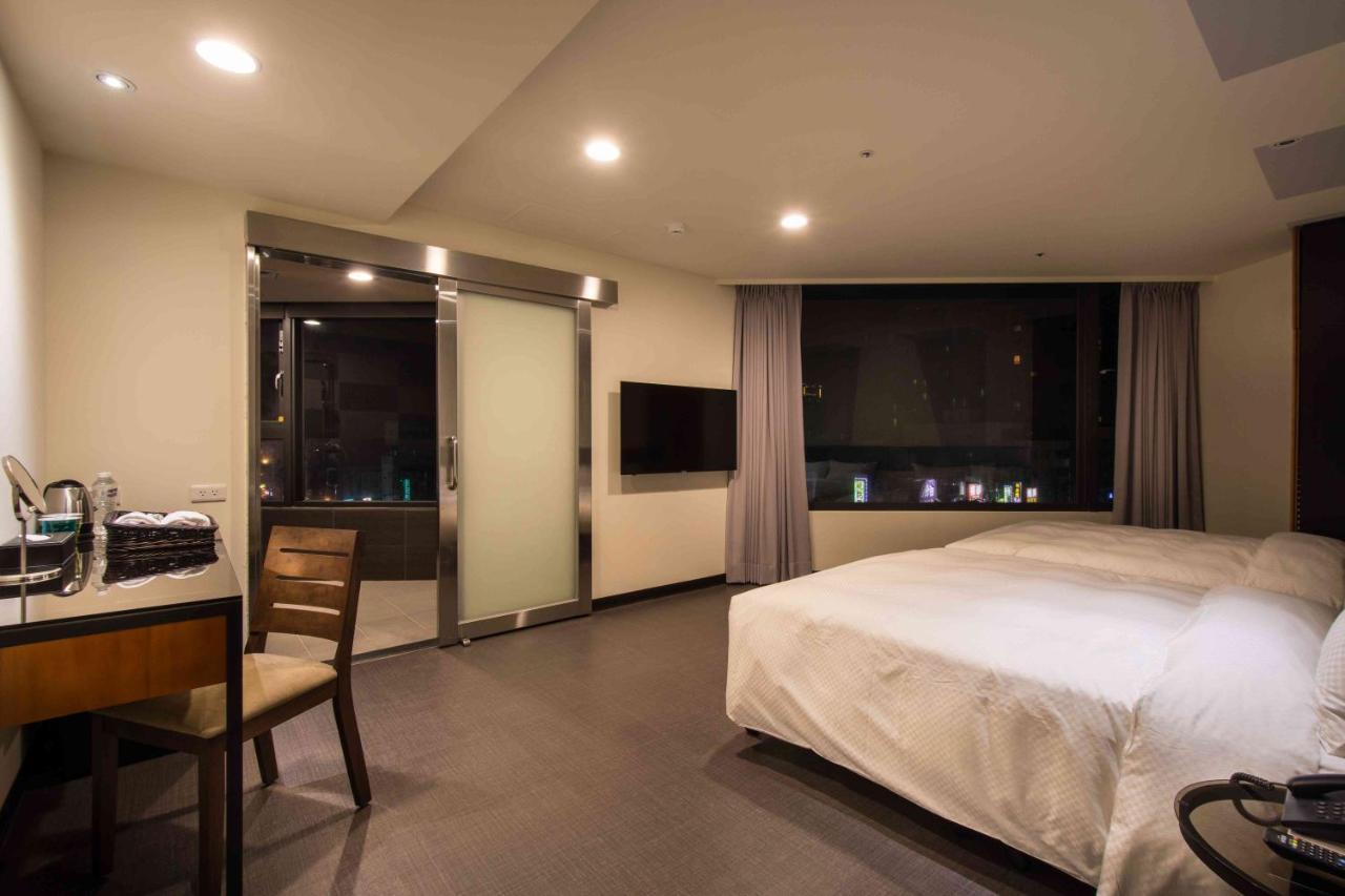 Hotel J Taoyuan Pingzhen Eksteriør billede