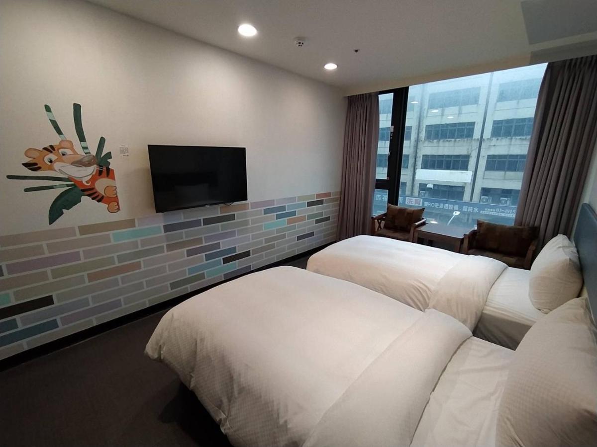 Hotel J Taoyuan Pingzhen Eksteriør billede