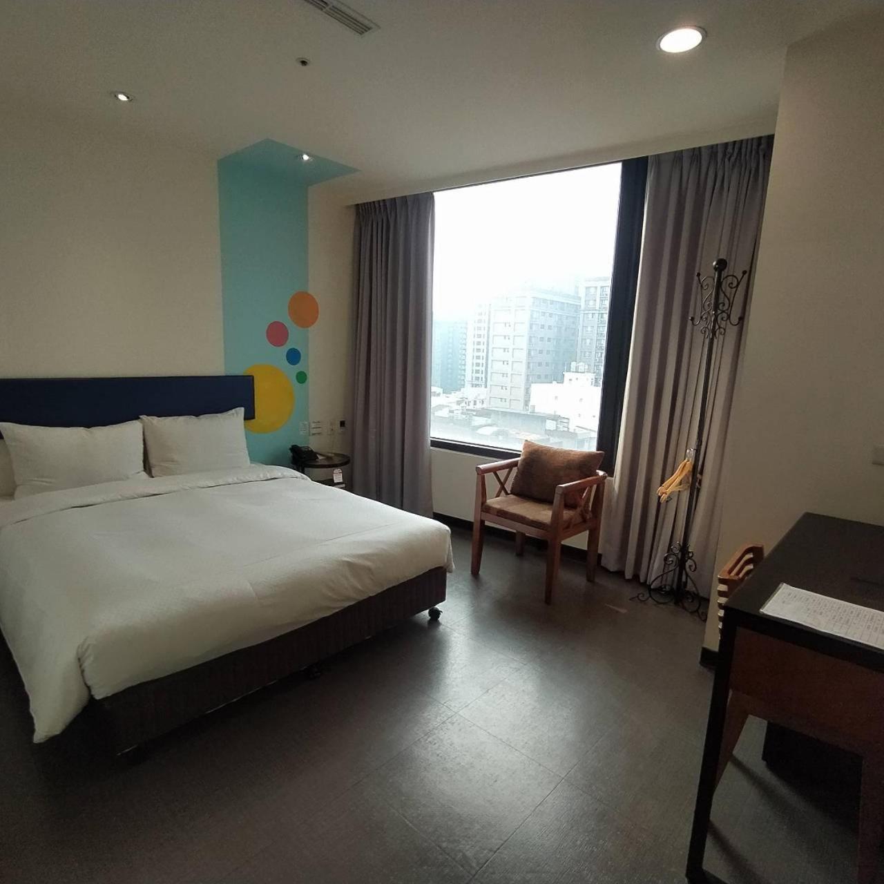 Hotel J Taoyuan Pingzhen Eksteriør billede