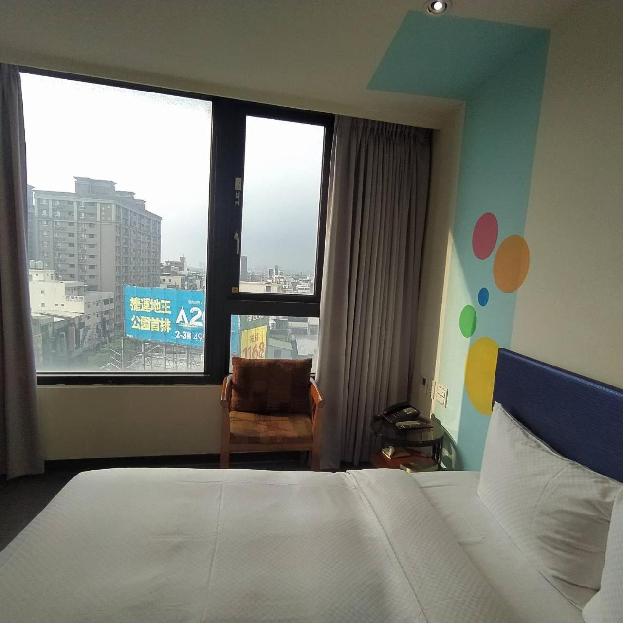 Hotel J Taoyuan Pingzhen Eksteriør billede