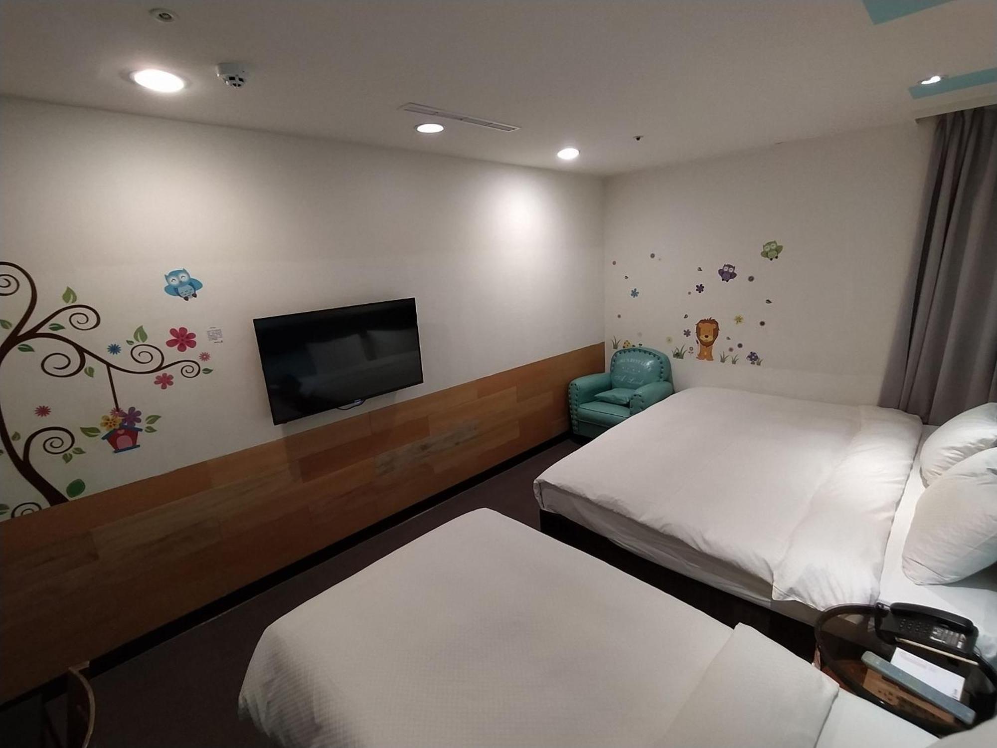 Hotel J Taoyuan Pingzhen Eksteriør billede