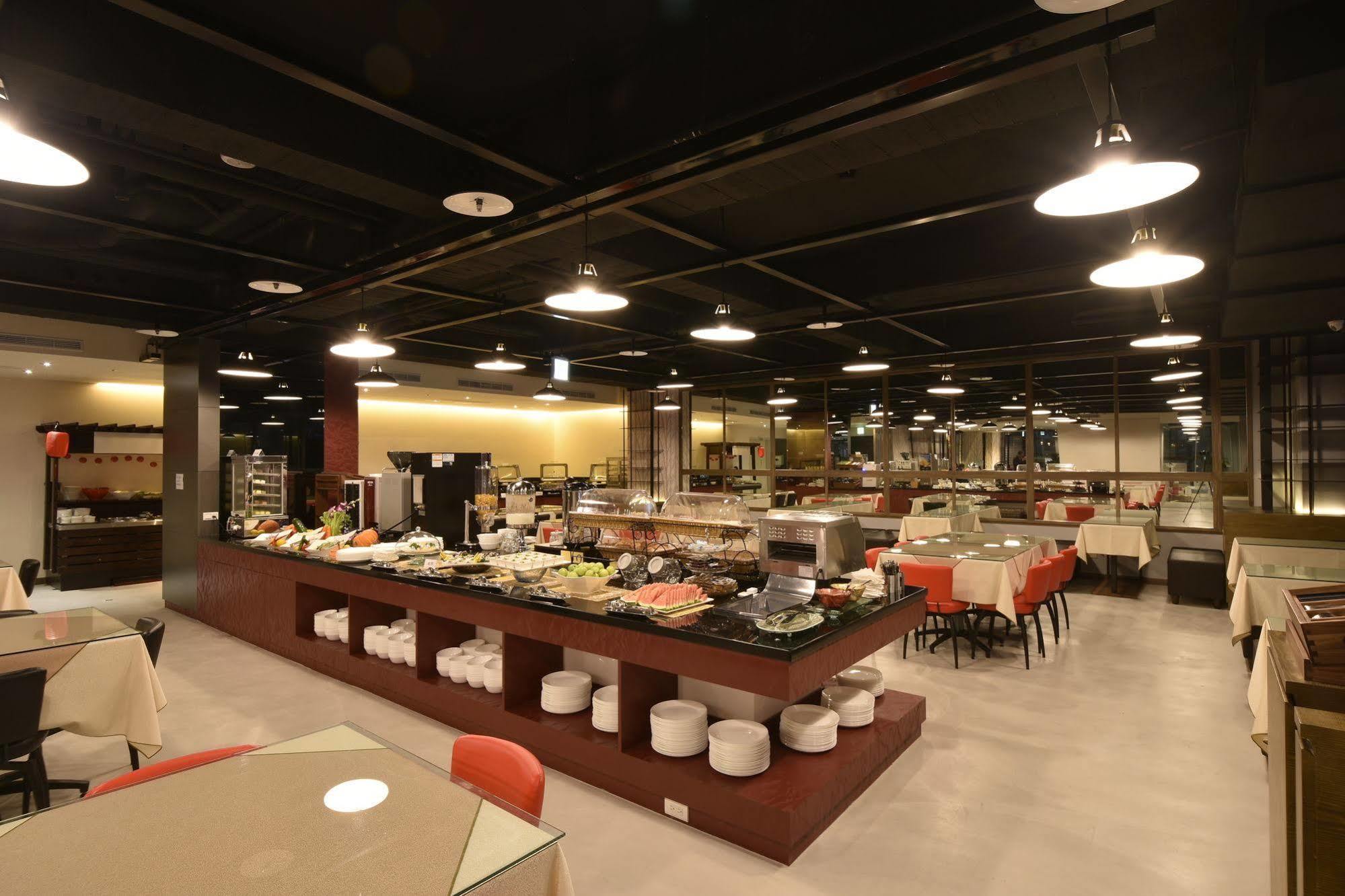Hotel J Taoyuan Pingzhen Eksteriør billede